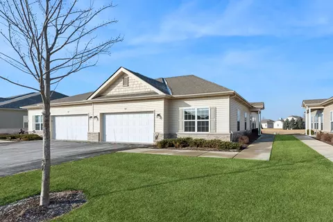 925 Yorktown St, Mchenry, IL 60050
