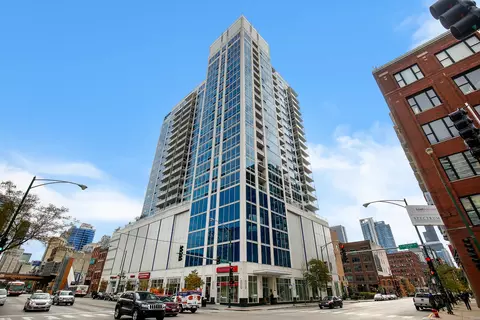 757 N Orleans St #1408, Chicago, IL 60654