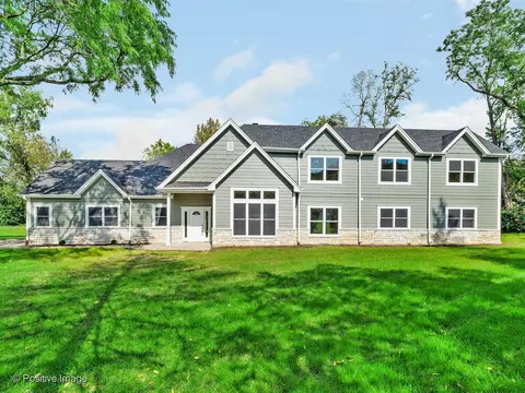 605 Polo Dr, Wheaton, IL 60187 photo 1