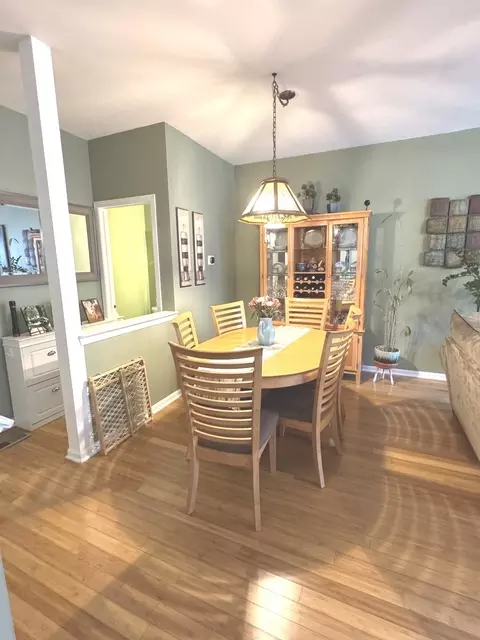 2287 Reflections Dr, Aurora, IL 60502 photo 4