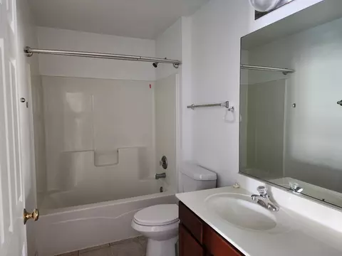 Bath - 24208 Walnut Cir, Plainfield, IL 60544 photo 2 of 2