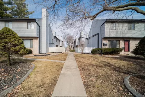 1106 E Jefferson St #2, Bloomington, IL 61701