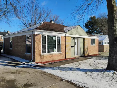 40 Apple Ln, Park Forest, IL 60466