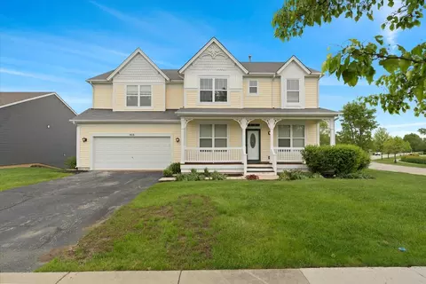 918 Heartland Park Ln, Antioch, IL 60002