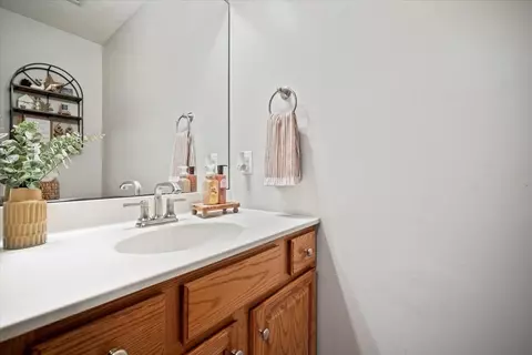 Bath - 3304 Stonebridge Dr, Bloomington, IL 61704 photo 1 of 3