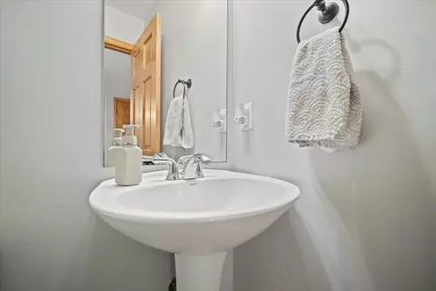 Bath - 3304 Stonebridge Dr, Bloomington, IL 61704 photo 2 of 3