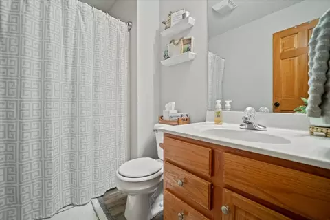 Bath - 3304 Stonebridge Dr, Bloomington, IL 61704 photo 3 of 3