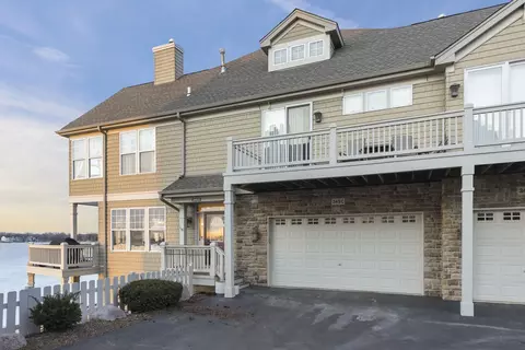 345 Sundown Ct #C, Wauconda, IL 60084