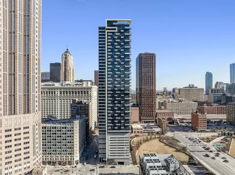 235 W Van Buren St #3001, Chicago, IL 60607