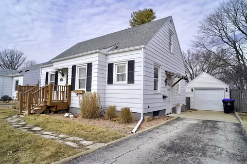 Exterior - 119 Maizefield Ave, Bloomington, IL 61701 photo 3 of 5