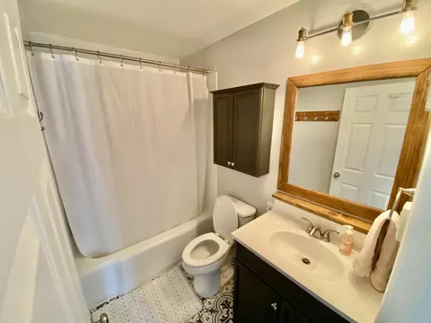Bath - 119 Maizefield Ave, Bloomington, IL 61701 photo 1 of 2