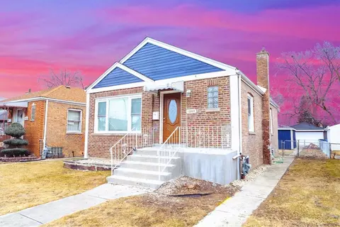 12327 S Throop St, Calumet Park, IL 60827