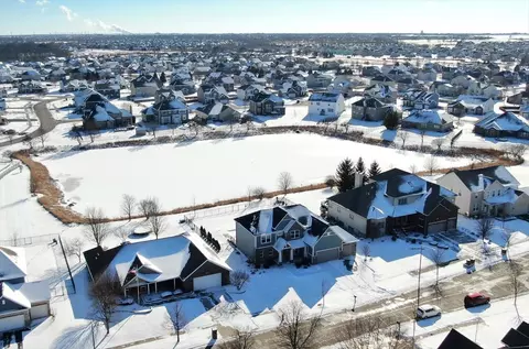 View/Area - 25111 Island Dr, Plainfield, IL 60544 photo 2 of 10