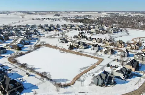 View/Area - 25111 Island Dr, Plainfield, IL 60544 photo 5 of 10