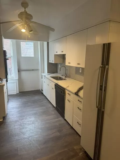 5555 S Everett Ave #E7, Chicago, IL 60637 photo 9