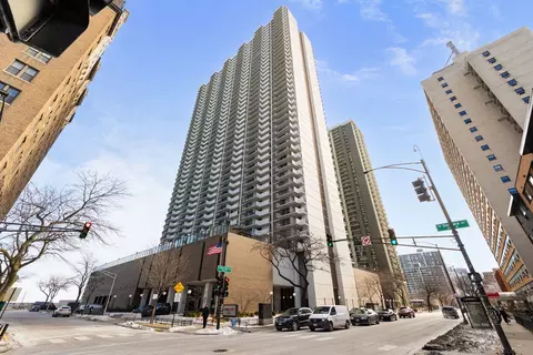 6033 N Sheridan Rd #42L, Chicago, IL 60660