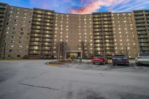 6340 Americana Dr #120, Willowbrook, IL 60527