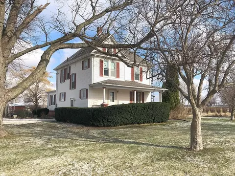 1042 Amboy Rd, Amboy, IL 61310