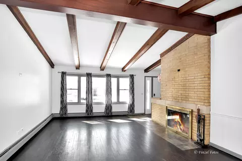 Living - 1115 Manhatas Trl, Algonquin, IL 60102 photo 3 of 4