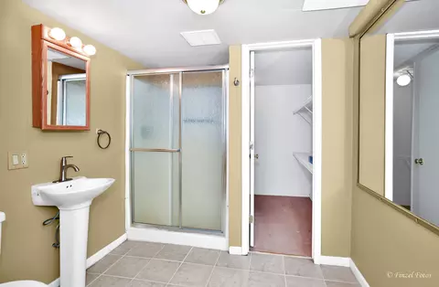 Bath - 1115 Manhatas Trl, Algonquin, IL 60102 photo 3 of 3