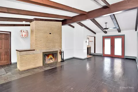 Living - 1115 Manhatas Trl, Algonquin, IL 60102 photo 2 of 4