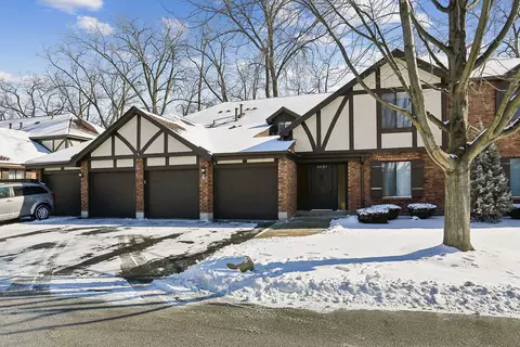 11121 Cottonwood Dr #9D, Palos Hills, IL 60465