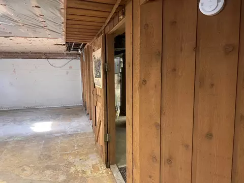 Entry Way - 1500 N Hillside Ave, Berkeley, IL 60163 photo 1 of 1