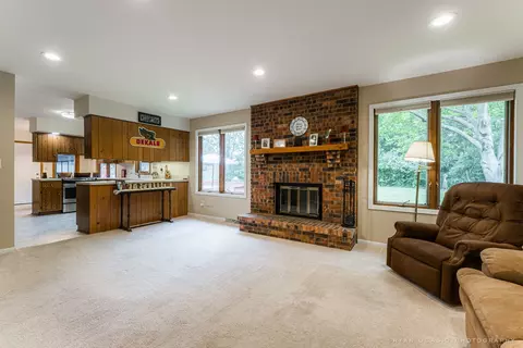 Living - 448 W Hillcrest Dr, Dekalb, IL 60115 photo 1 of 2