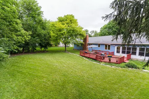 Exterior - 448 W Hillcrest Dr, Dekalb, IL 60115 photo 9 of 13