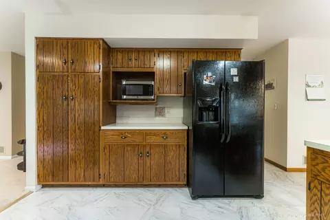 Kitchen - 448 W Hillcrest Dr, Dekalb, IL 60115 photo 4 of 4