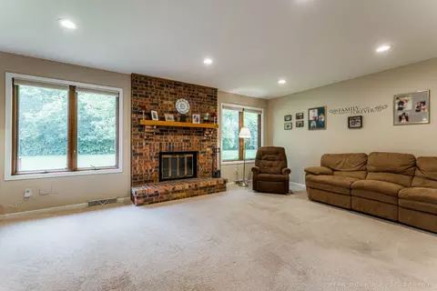 Living - 448 W Hillcrest Dr, Dekalb, IL 60115 photo 2 of 2