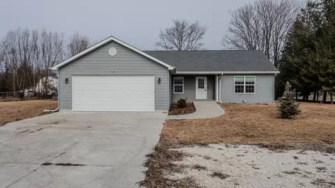 518 Robinson St, Earlville, IL 60518
