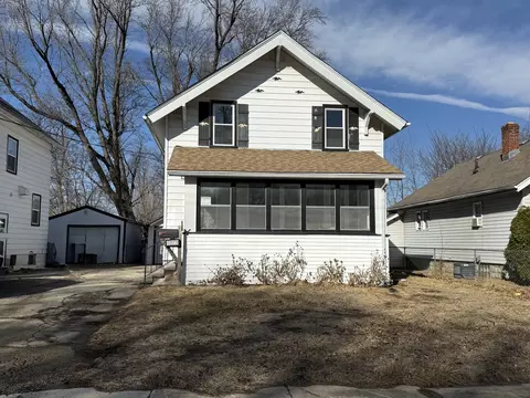 1323 Fairview Ave, Rockford, IL 61101