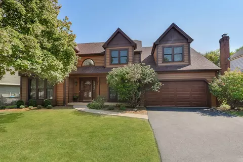 1 N261 Redwing Dr, Wheaton, IL 60188