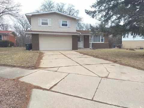 401 N Pleasant Dr, Glenwood, IL 60425