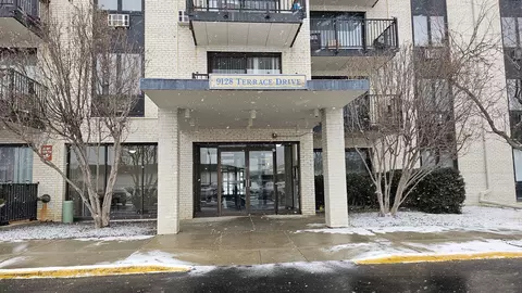 9128 W Terrace Dr #1C, Niles, IL 60714
