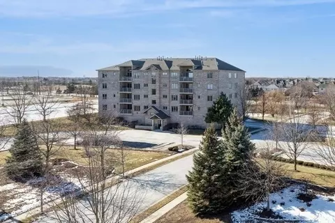 11110 Waters Edge Dr #4A, Orland Park, IL 60467