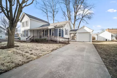 108 W Main St, Danvers, IL 61732 photo 3
