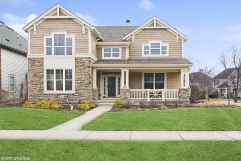 1655 N Woods Way, Vernon Hills, IL 60061