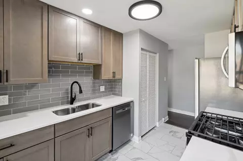 Kitchen - 3316 Oak St, Hazel Crest, IL 60429 photo 1 of 5