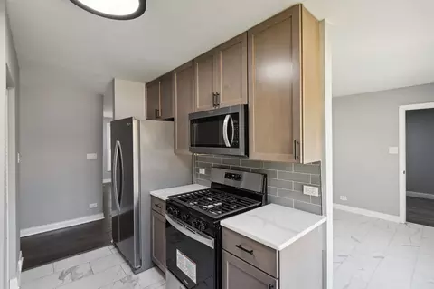 Kitchen - 3316 Oak St, Hazel Crest, IL 60429 photo 2 of 5