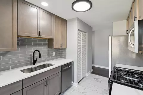 Kitchen - 3316 Oak St, Hazel Crest, IL 60429 photo 3 of 5