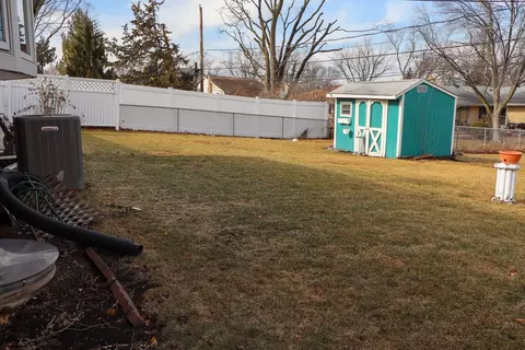 524 Lance Dr, Des Plaines, IL 60016 photo 5