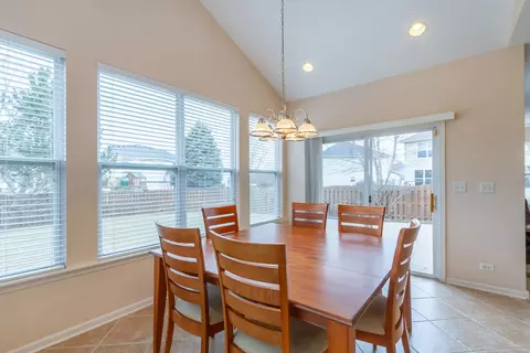 134 Primrose Ln, Bartlett, IL 60103 photo 11