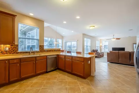 134 Primrose Ln, Bartlett, IL 60103 photo 7