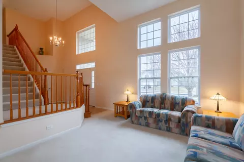 134 Primrose Ln, Bartlett, IL 60103 photo 2