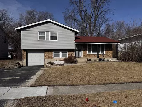 3518 Chestnut Dr, Hazel Crest, IL 60429