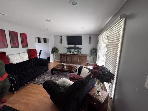 Living - 3518 Chestnut Dr, Hazel Crest, IL 60429 photo 2 of 4