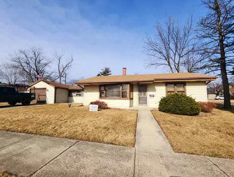 7100 W 113th St, Worth, IL 60482