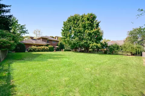 Exterior - 751 Moffett Rd, Lake Bluff, IL 60044 photo 10 of 11